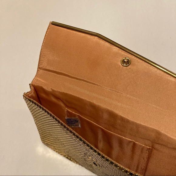Whiting & Davis Mesh Evening Bag in gold - Picture 4 of 5
